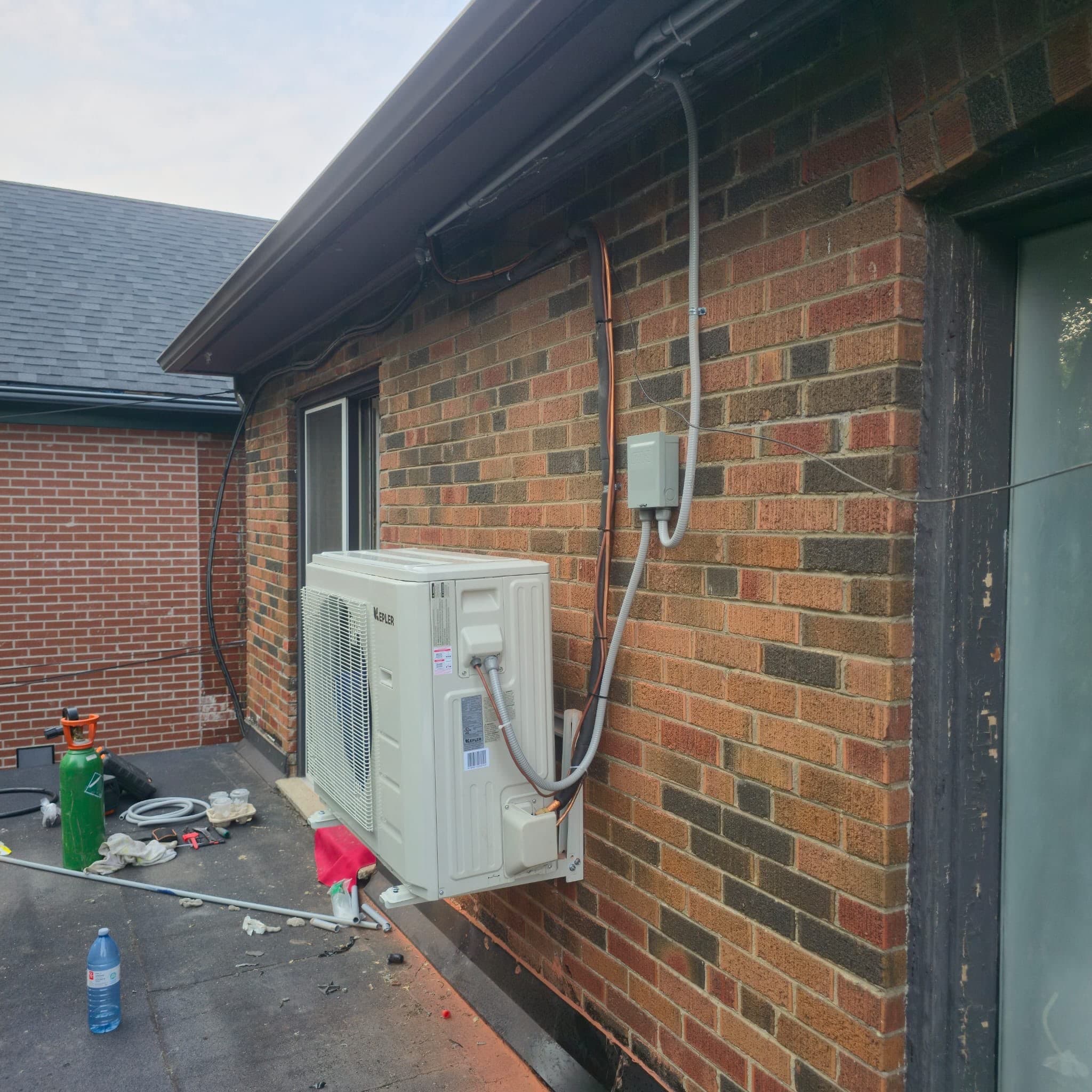 Mini-split heat pump installation by Blue HIF₂ Mechanical